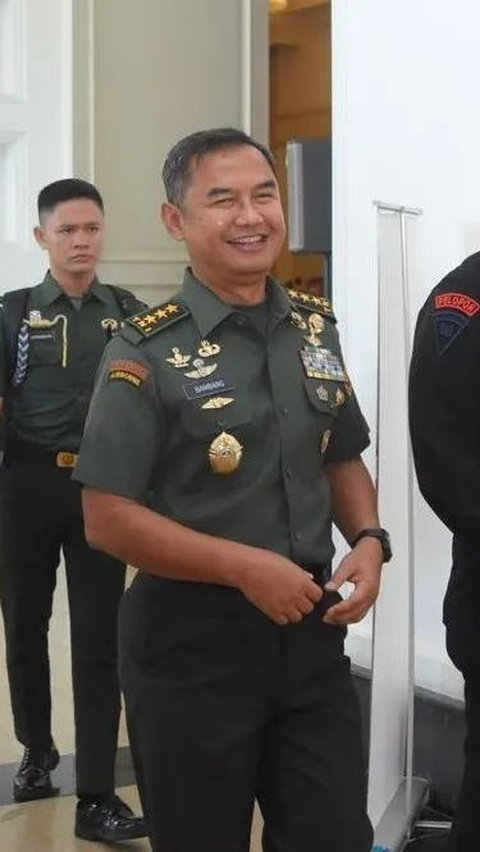 Potret Bintang Tiga TNI di Antara Dua Jenderal Polisi, Sama-Sama Jebolan 1988