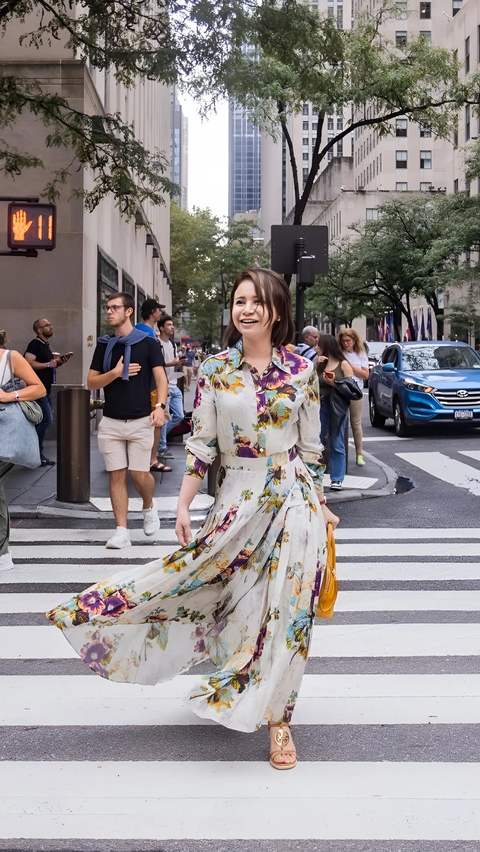 Chill Vibes, Rossa's Street Style While Touring New York