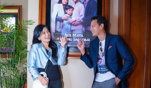 Titi Kamal juga menyampaikan terima kasih kepada para penonton yang sudah menyaksikan film 'Air Mata di Ujung Sajadah'.<br>