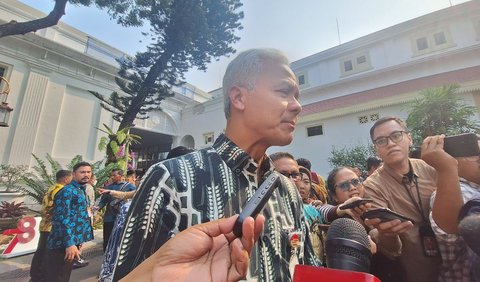 Ganjar juga tidak menjawab apakah dalam Rakernas PDI Perjuangan hari ini akan diumumkan nama calon wakil presiden yang akan mendampinginya.<br>