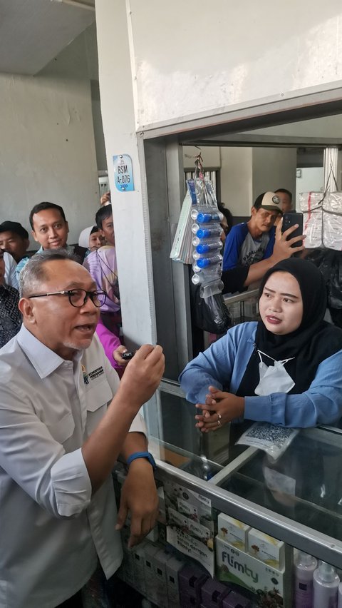 Pedagang Pasar Asemka Curhat Kerugian ke Mendag: Setuju TikTok Shop Diatur