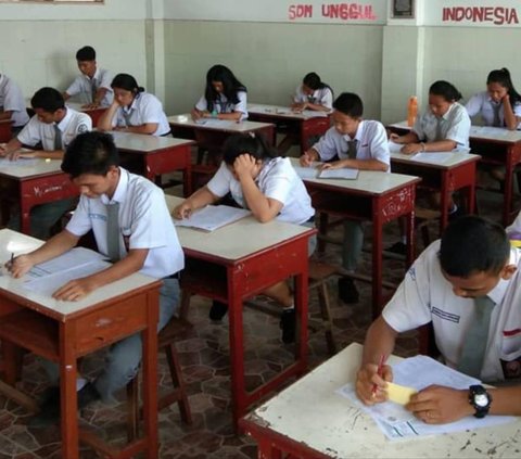 Teacher's Love: Giving Exam Clues with a 'Bizarre' Method, Students' Heads are Already Spinning Before the Exam