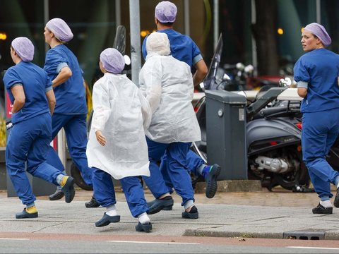 FOTO: Mencekamnya Penembakan Brutal di Rotterdam Belanda, Korban Tewas Berjatuhan