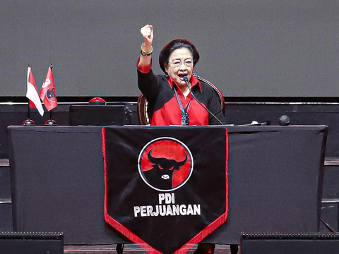 Di Depan Jokowi, Megawati: Jangan Pernah Gentar Hadapi Kepungan dan Manuver Politik Praktis