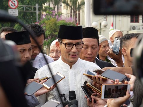 Sandiaga Uno Receives ITLS Awards 2023 for Sustainable Tourism Development in Bali