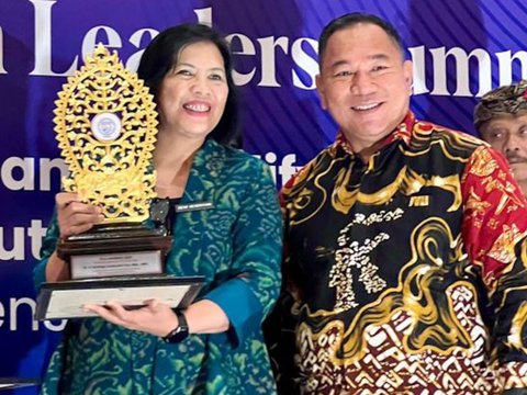 Sandiaga Uno Receives ITLS Awards 2023 for Sustainable Tourism Development in Bali