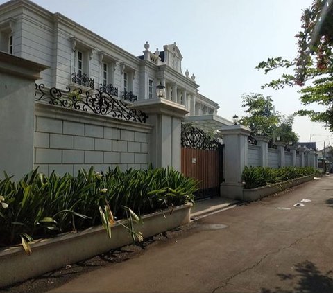 Caught in Corruption, Causing Rp8 Trillion Loss to the Country, Take a Peek at Johnny G Plate's Super Luxurious House, Similar to a Palace