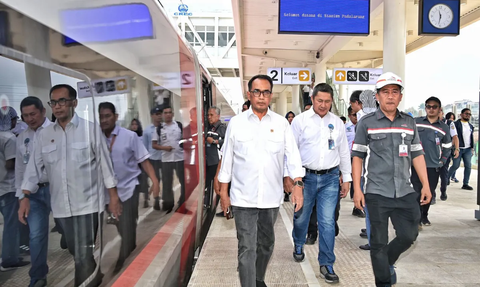 Luhut Bongkar Penyebab Mundurnya Peresmian Kereta Cepat Jakarta-Bandung: Masih Ada Kesalahan Teknis