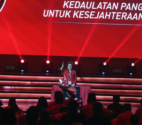 FOTO: Pidato Berapi-api Megawati Bakar Semangat Kader PDIP Menangkan Ganjar di Pilpres 2024
