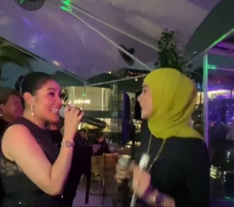 Had a Year-long Feud with Nindy Ayunda, Olla Ramlan Reveals Their Current Relationship