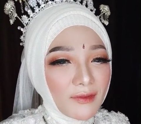 Tomboy Woman Transformed into a Hijab Bride, the Result is Mesmerizing