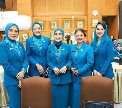 Dipuji Paling Cantik dan Glowing, Potret Arumi Bachsin Kumpul Bareng Ketua PKK Provinsi Se-Indonesia