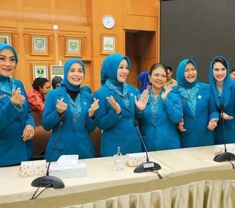 Dipuji Paling Cantik dan Glowing, Potret Arumi Bachsin Kumpul Bareng Ketua PKK Provinsi Se-Indonesia