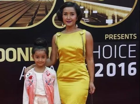 11 Potret Selebritis Ibu dan Anak Ini Sama-Sama Jadi Penyanyi Raih Popularitas