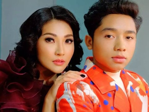 11 Potret Selebritis Ibu dan Anak Ini Sama-Sama Jadi Penyanyi Raih Popularitas