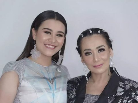 11 Potret Selebritis Ibu dan Anak Ini Sama-Sama Jadi Penyanyi Raih Popularitas