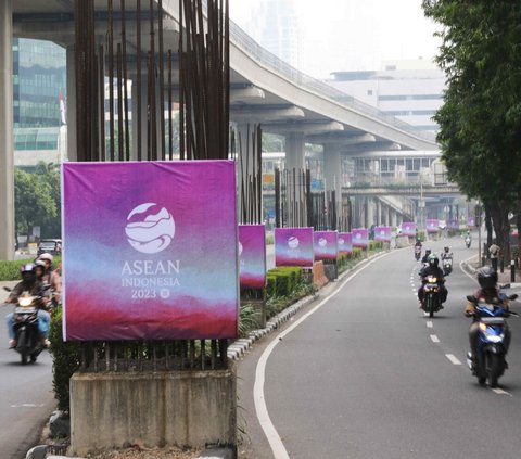 Konferensi Tingkat Tinggi (KTT) Ke-43 ASEAN akan digelar pada 5 hingga 7 September 2023 di Jakarta.