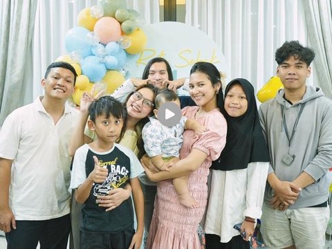 10 Potret Anak Indah Permatasari Si Roti Sobek Rayakan Ulang Tahun Pertama Secara Sederhana