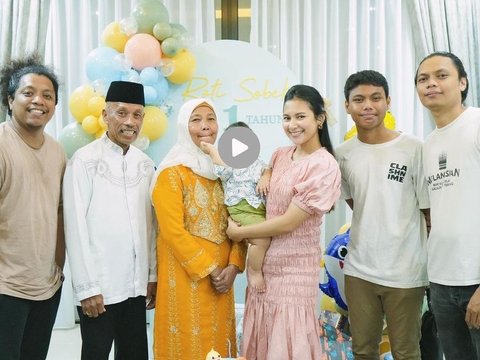 10 Potret Anak Indah Permatasari Si Roti Sobek Rayakan Ulang Tahun Pertama Secara Sederhana