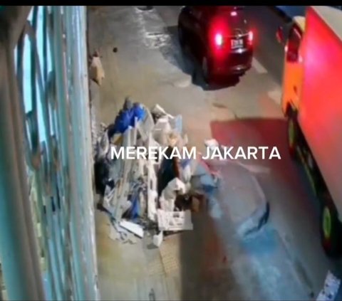 Komplotan Pencuri Gasak Mobil Boks di Jakbar, Polisi Buru Pelaku