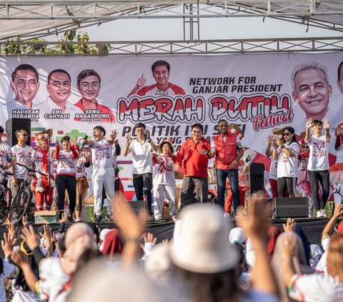 Ribuan Relawan Sosialisasikan Ganjar Pranowo Lewat Festival Merah Putih di Surabaya