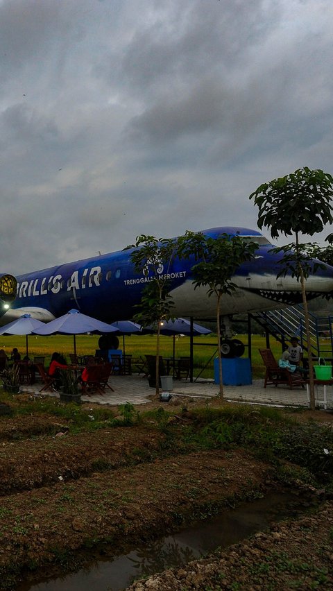 Namun ternyata pesawat itu merupakan kafe Brill's Sky Airport Education and Resto.