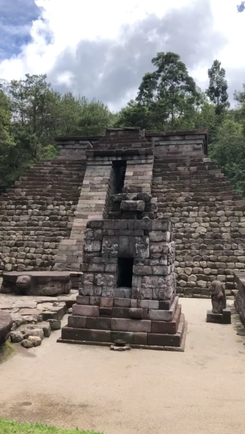 Mengenal Candi Sukuh yang Unik, Mirip Piramida Inca dan Berhias Relief Alat Vital