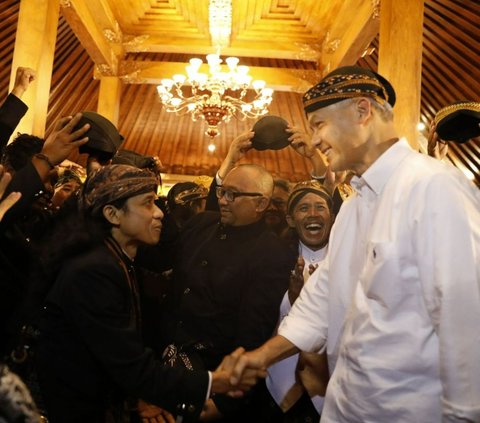 Menurutnya, politikus berambut putih itu telah tuntas menyelesaikan tugasnya sebagai Gubernur di Jawa Tengah dengan baik. <br>