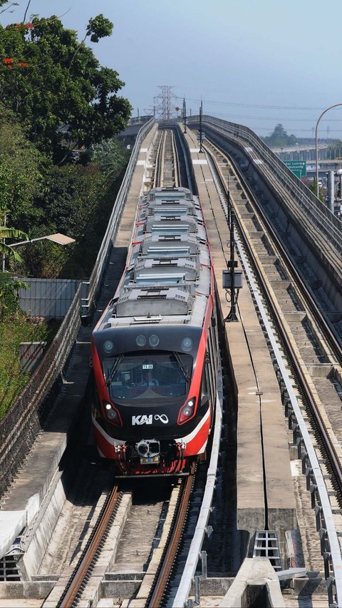 Tarif baru LRT Jabodebek ini mulai dari Rp3.000 untuk rute terpendek dan maksimal Rp20 ribu untuk rute paling jauh.