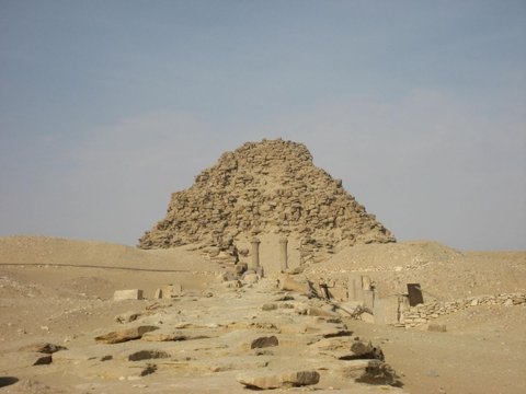 Sejarah Piramida Sahura