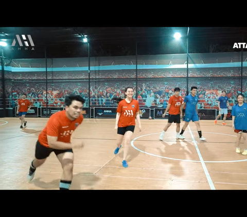 Kompak Gandengan Tangan, Ini Momen Thariq Halilintar dan Aaliyah Massaid Main Futsal Bareng