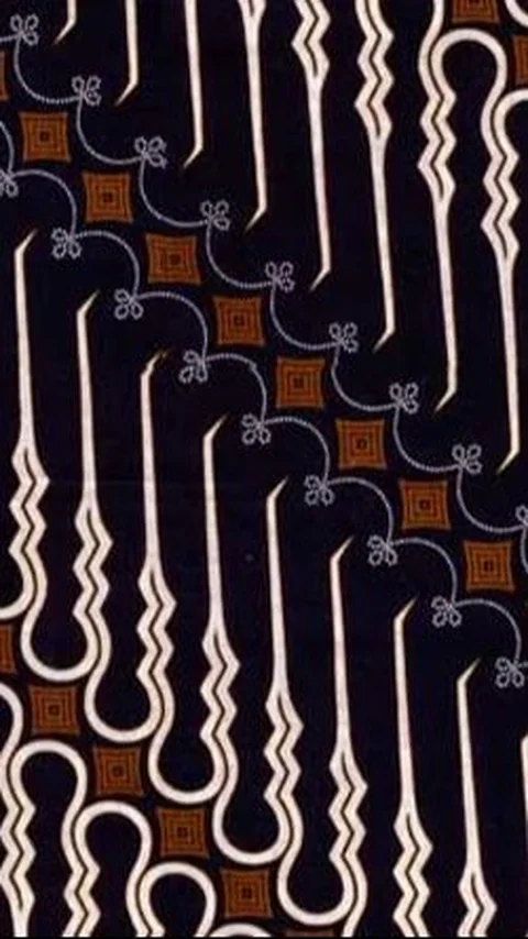 5. Batik Parang Kusumo - Solo