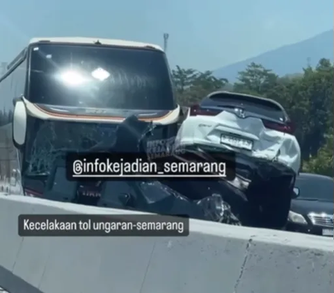 Photos of Trucks and Cars Piled Up Due to a 6-Vehicle Chain Collision on the Semarang Toll Road