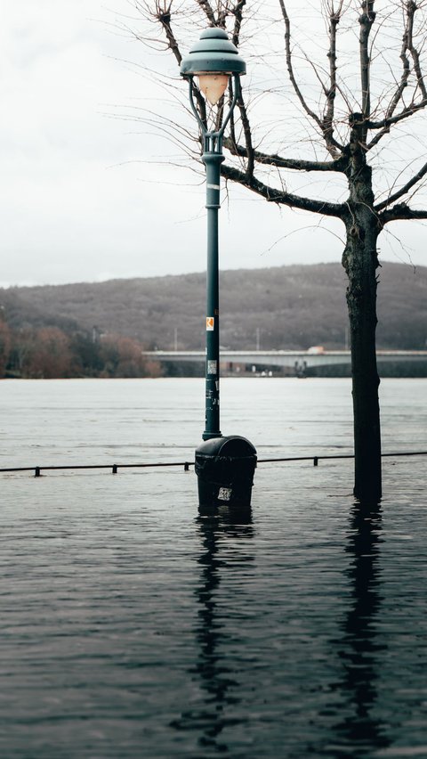 5 Meaning of Dreams Trapped in Floods, One of Which Describes Your Financial Condition