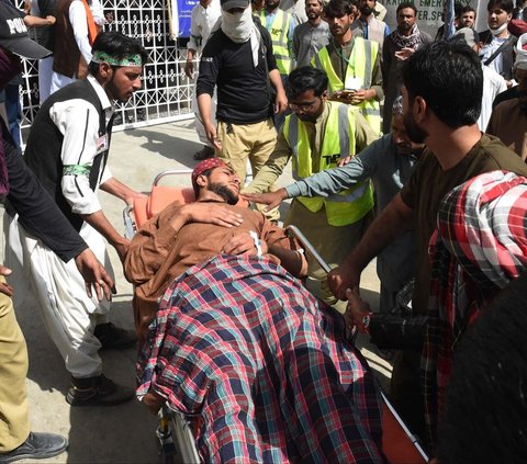 Perayaan Maulid Nabi berubah menjadi duka di Distrik Mastung, Provinsi Baluchistan, Pakistan, pada Jumat (29/9/2023). Sebuah bom bunuh diri berkekuatan besar meledak di dekat masjid yang menggelar peringatan hari kelahiran Nabi Muhammad SAW.