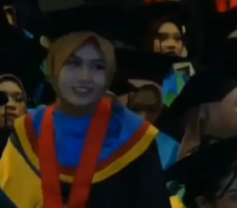 Viral State Polytechnic of Semarang Student Graduates with GPA 3.98, Never Takes Leave or Skips Class: Most Disciplined!