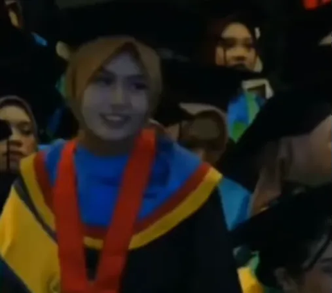 Viral State Polytechnic of Semarang Student Graduates with GPA 3.98, Never Takes Leave or Skips Class: Most Disciplined!