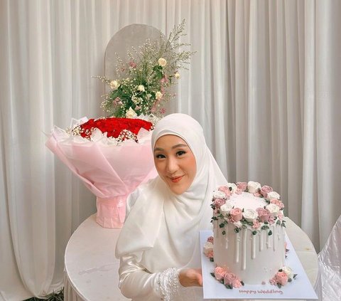 10 Potret Cantik Larissa Chou di Momen Pernikahan dengan Ikram Rosadi, Penampilannya Curi Perhatian