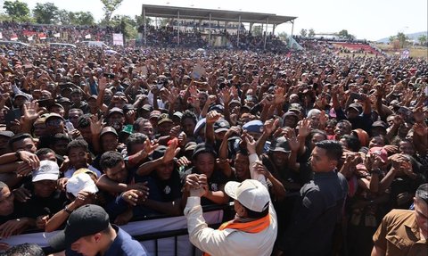 Hendropriyono Nyanyi ‘Simpul Kesetiaan dengan Prabowo’ Saat Deklarasi Dukungan di NTT