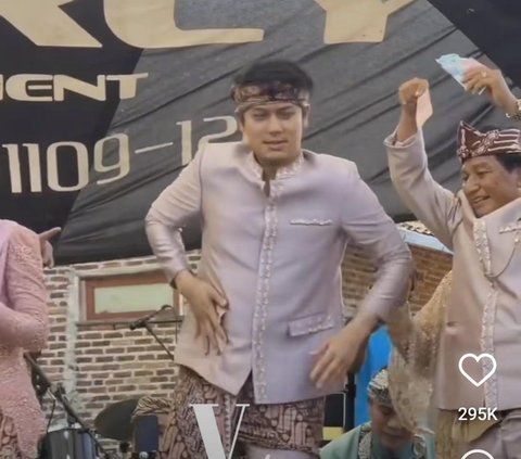 Rizky Billar Sampai Dorong Sang Ayah Gara-gara Rebutan Nyawer Lesti Kejora di Atas Panggung