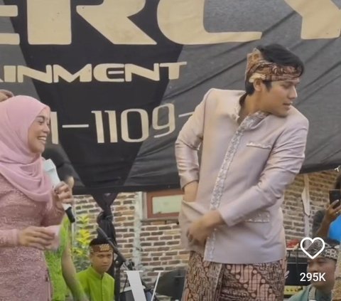 Rizky Billar Sampai Dorong Sang Ayah Gara-gara Rebutan Nyawer Lesti Kejora di Atas Panggung