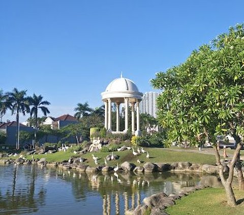 Mengunjungi Taman Angsa Surabaya, Banyak Bangunan Khas Romawi Serasa di Eropa