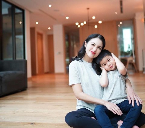 Genap Berusia 4 Tahun, Ini Potret Terbaru Mika Putra Bungsu Sandra Dewi yang Ganteng & Mirip Banget Sang Papa