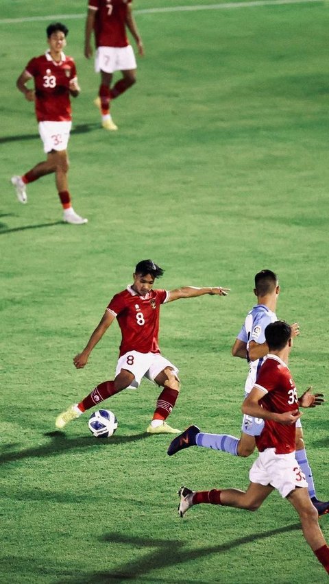 Pada turnamen Soeratin Cup, ia juga terpilih sebagai pemain terbaik.