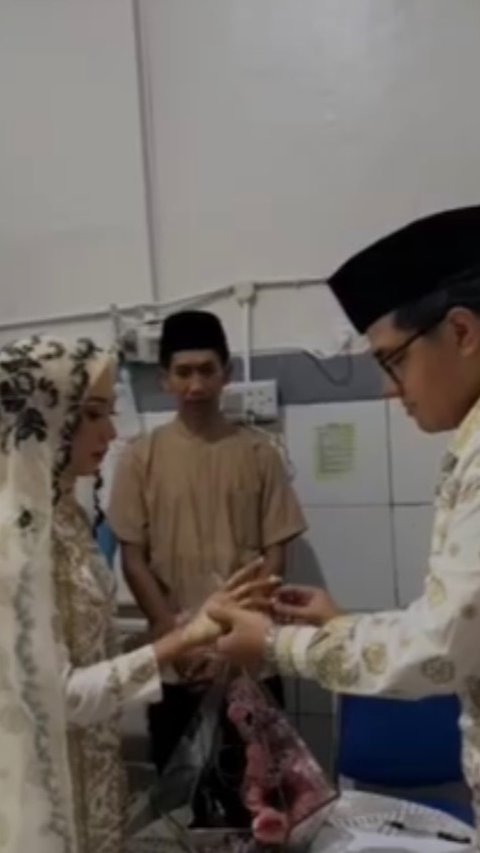 Momen Akad Nikah Digelar di Rumah Sakit Ini Viral, Alasan di Baliknya Bikin Haru