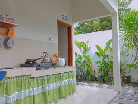 Arrangement of Beautiful Outdoor Kitchen, Stove Smoke No Longer Causes Stuffiness