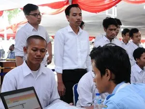 Sebelum Mendaftar, Ketahui Perbedaan Gaji PNS dan PPPK