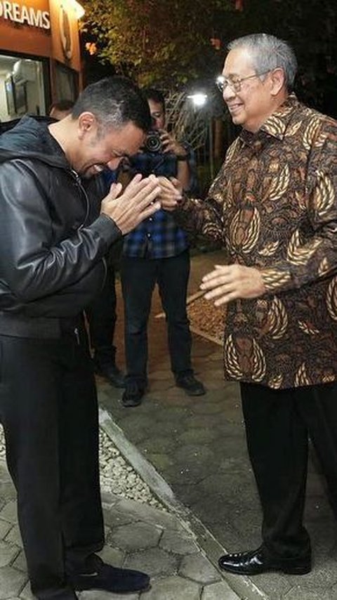 Potret Keakraban SBY dan Sahroni Sebelum 'Tragedi Pengkhianatan': Cium Tangan hingga Membungkuk