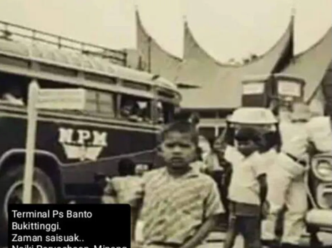 Nostalgic Old Photos of Terminals in Indonesia in the 70s, The Vintage Bus Designs are Eye-Catching