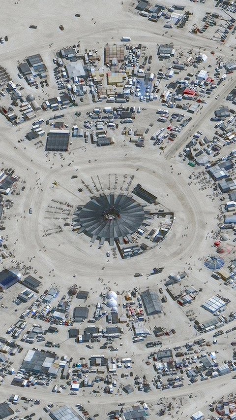 Selain itu, dampak badai ini juga membuat gerbang Keluar dan masuk ke lokasi Burning Man yang bernama Black Rock City ini pun ditutup. <br>